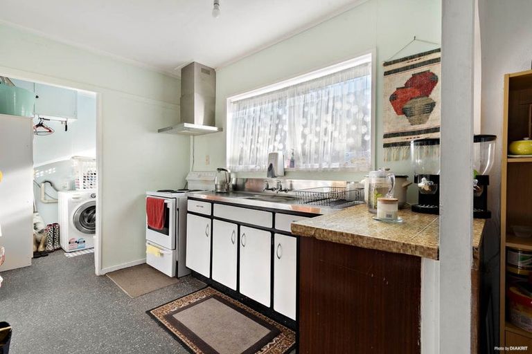 Photo of property in 1/35a Coniston Avenue, Te Atatu South, Auckland, 0610