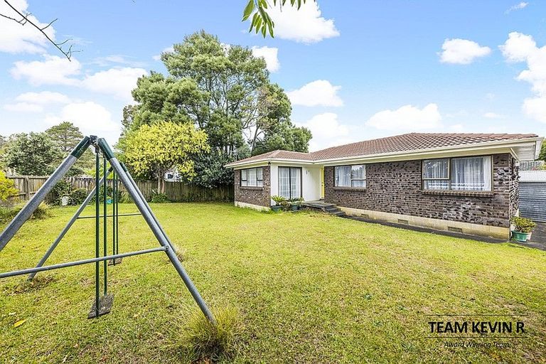 Photo of property in 2 Redcrest Avenue, Red Hill, Papakura, 2110