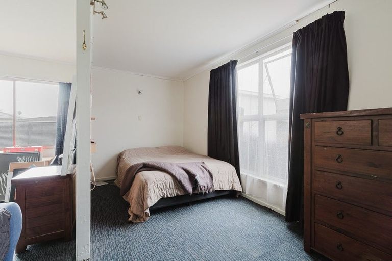 Photo of property in 4 Sutherland Crescent, Westbrook, Palmerston North, 4412