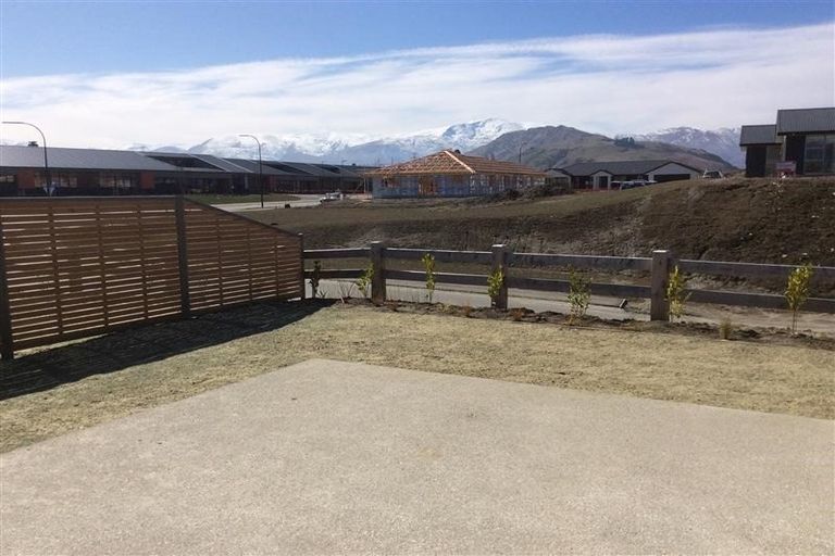 Photo of property in 6 Shipton Court, Lower Shotover, Queenstown, 9304