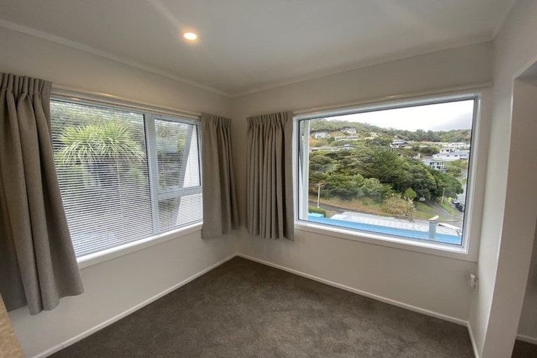 Photo of property in 3/48 Paremata Crescent, Paremata, Porirua, 5024