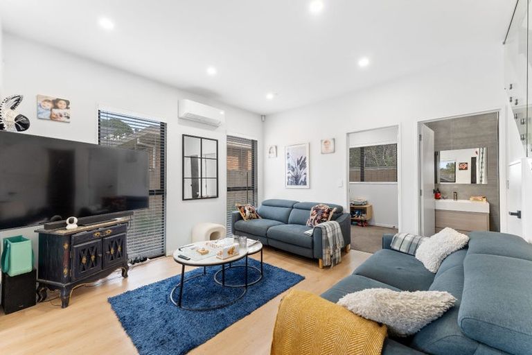 Photo of property in 23d Princeton Parade, Albany, Auckland, 0632