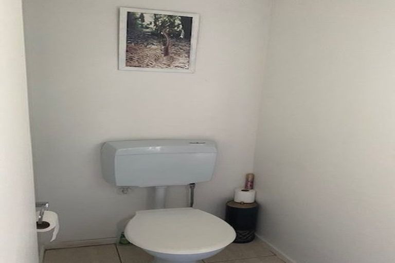 Photo of property in 19 John Road, Stanmore Bay, Whangaparaoa, 0932