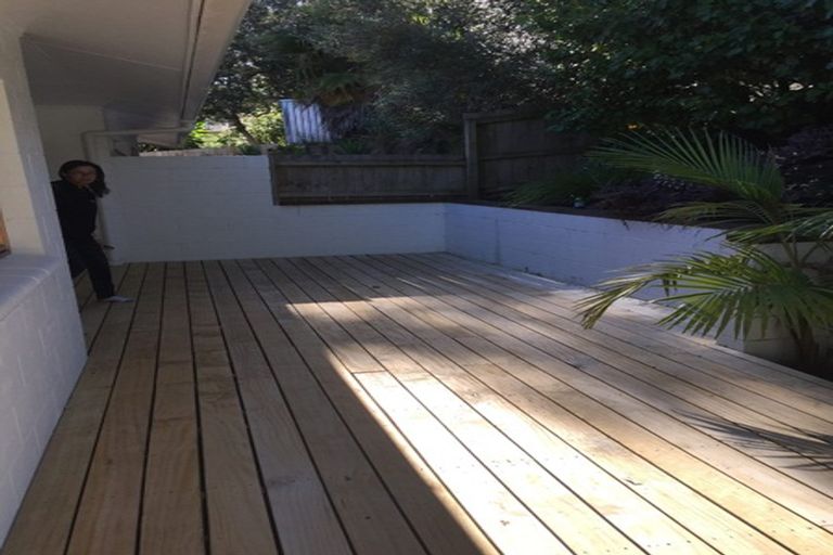 Photo of property in 1/18 Teviot Place, Totara Vale, Auckland, 0629