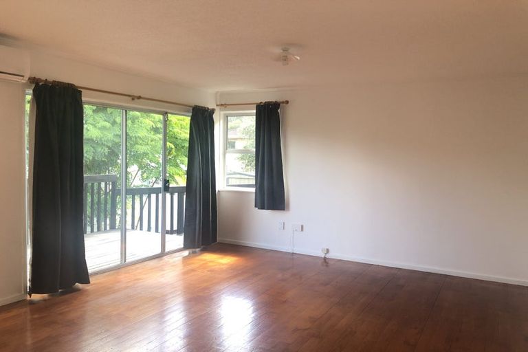 Photo of property in 1/12 Taynith Place, Glenfield, Auckland, 0629