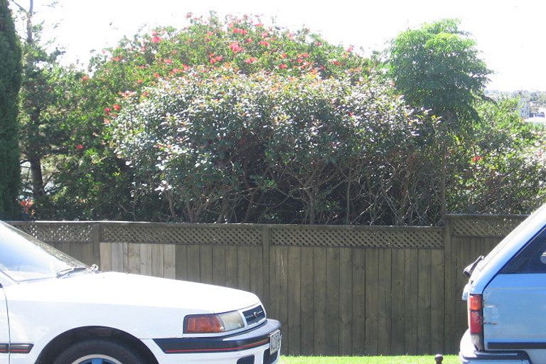 Photo of property in 36 Braemar Road, Rothesay Bay, Auckland, 0630