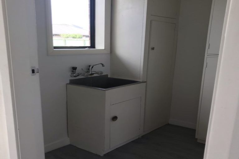 Photo of property in 36 Hargood Street, Woolston, Christchurch, 8062