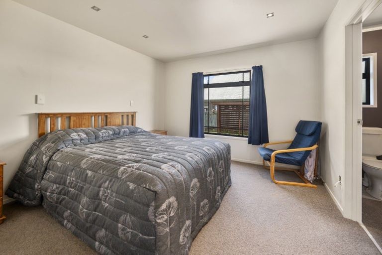 Photo of property in 137 Kenrigg Road West, Kinloch, Taupo, 3377