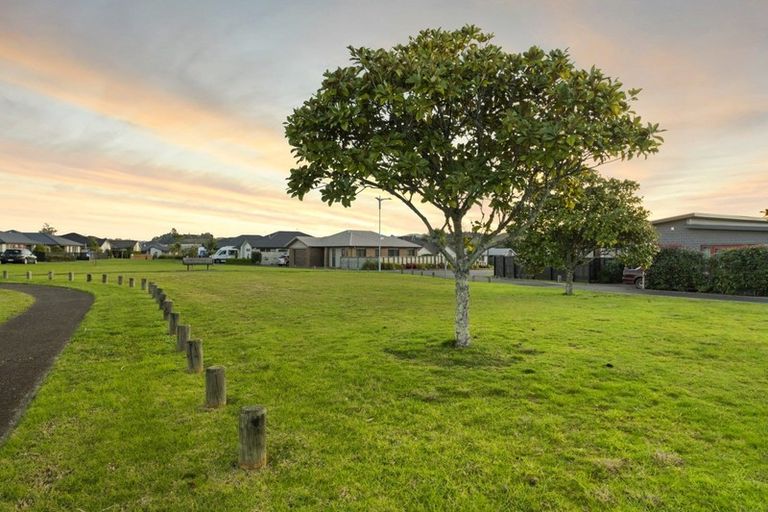 Photo of property in 11 Capstan Close, Pyes Pa, Tauranga, 3112
