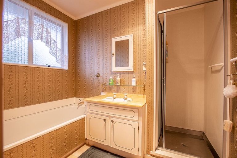 Photo of property in 17 Palliser Place, Milson, Palmerston North, 4414