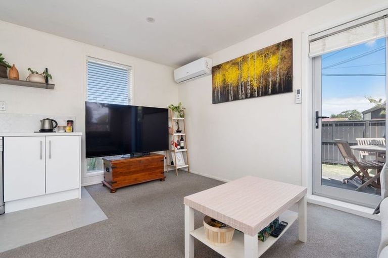 Photo of property in 1/11 Radnor Street, St Albans, Christchurch, 8014