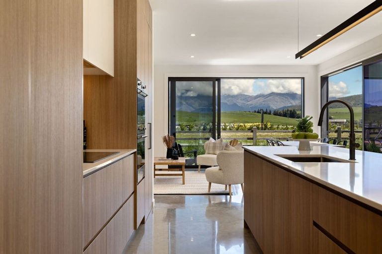 Photo of property in 24 Taurus Lane, Jacks Point, 9371