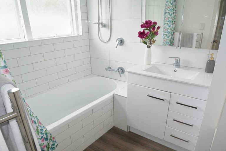 Photo of property in 1/30b Nortons Road, Avonhead, Christchurch, 8042