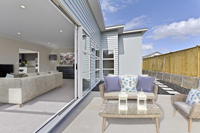 Photo of property in 26 Kukuwai Avenue, Red Beach, 0932