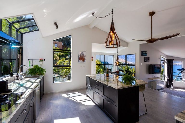 Photo of property in 6b Scott Place, Fernhill, Queenstown, 9300