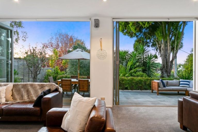 Photo of property in 54a Penzance Road, Mairangi Bay, Auckland, 0630