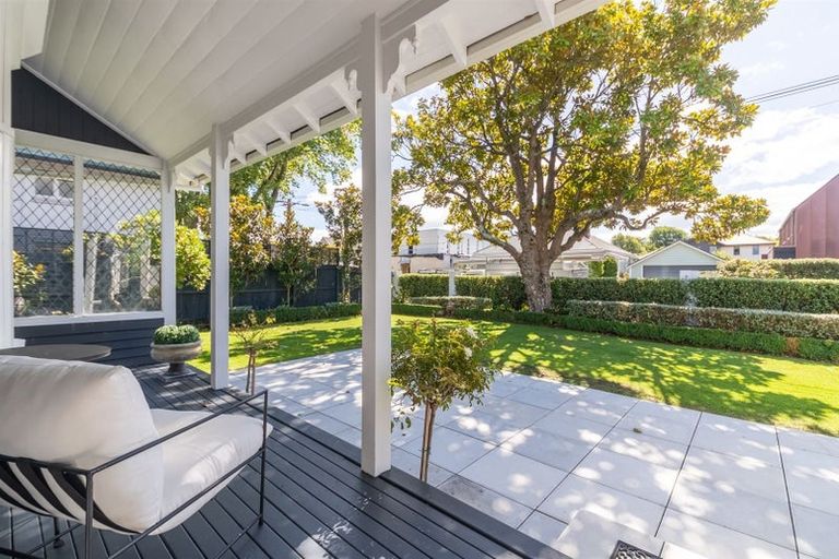 Photo of property in 80 Holly Road, St Albans, Christchurch, 8014