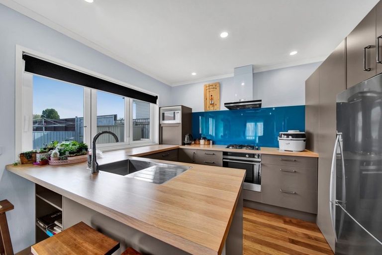 Photo of property in 7 Broadway, Stratford, 4332