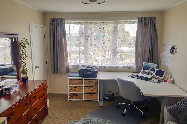 Photo of property in 10 Omapere Street, Waitangirua, Porirua, 5024