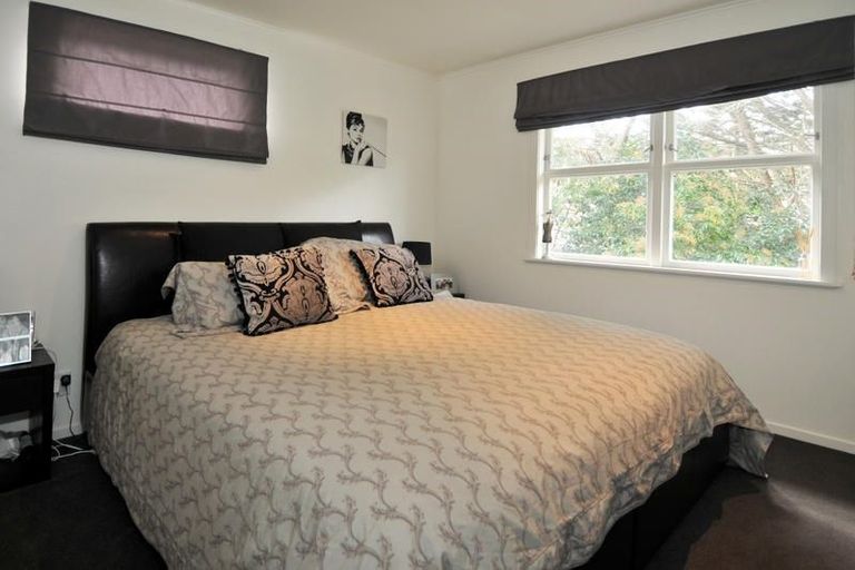 Photo of property in 61 Peach Road, Glenfield, Auckland, 0629