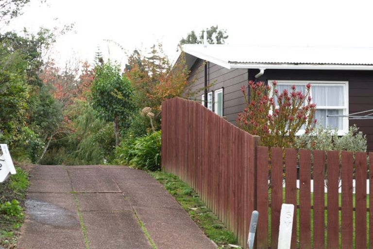 Photo of property in 32 Judkins Crescent, Cockle Bay, Auckland, 2014