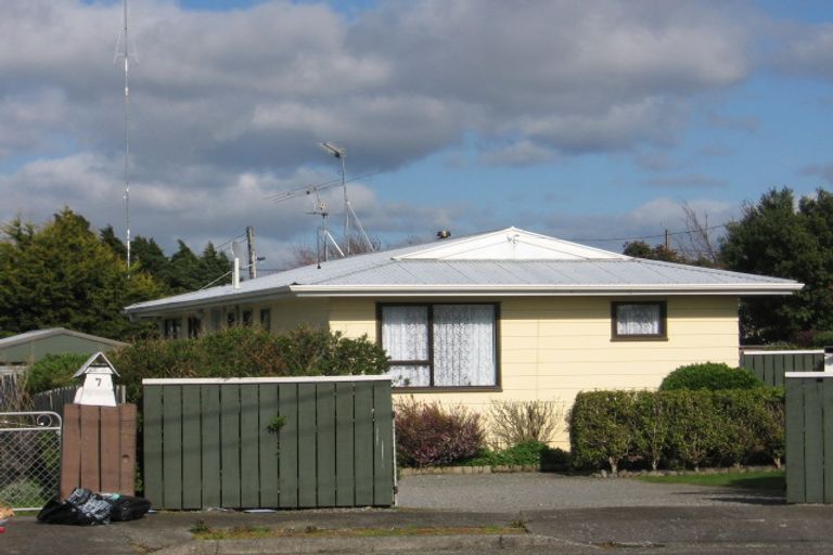 Photo of property in 8 Farrier Grove, Featherston, 5710