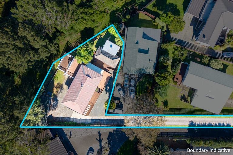 Photo of property in 116 Ennis Avenue, Pakuranga Heights, Auckland, 2010