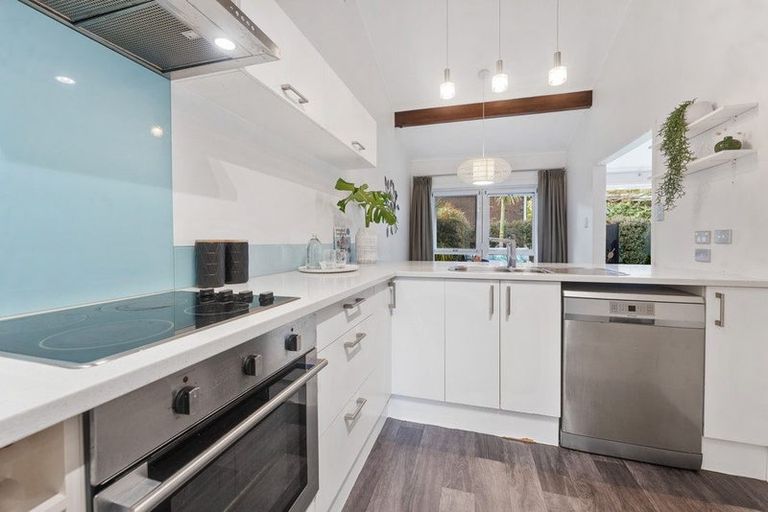 Photo of property in 2/40 James Evans Drive, Northcote, Auckland, 0627