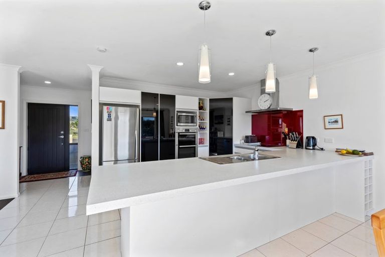 Photo of property in 95 Oriental Parade, Papamoa Beach, Papamoa, 3118