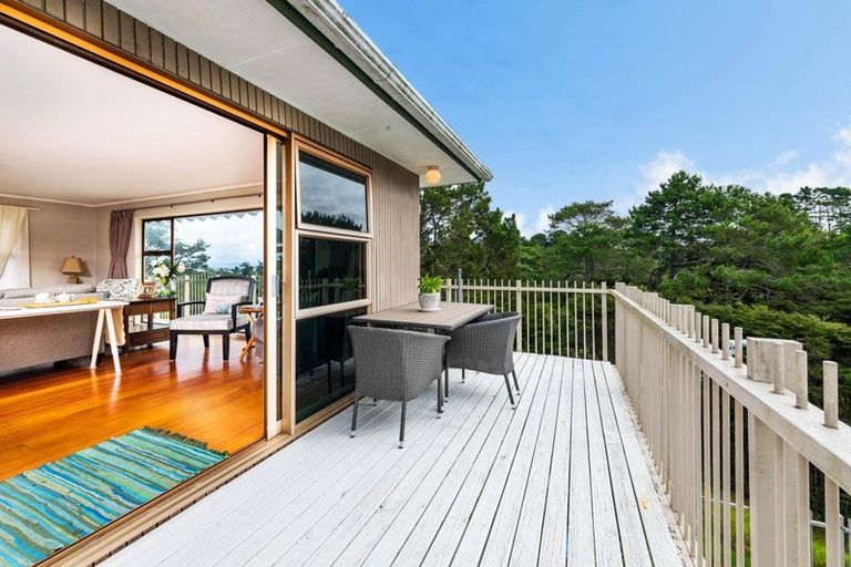 Photo of property in 1028 East Coast Road, Fairview Heights, Auckland, 0630