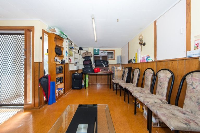 Photo of property in 40 Tomo Street, New Lynn, Auckland, 0600