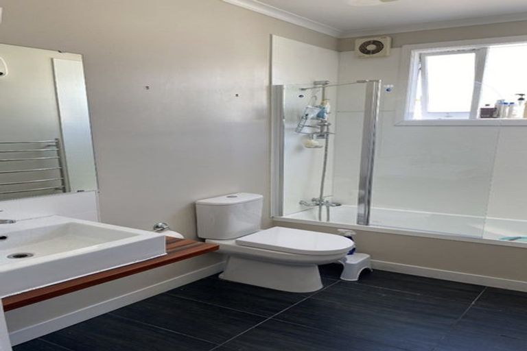 Photo of property in 3/199 Newlands Road, Newlands, Wellington, 6037