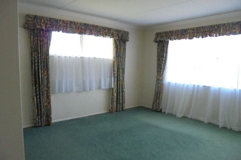 Photo of property in 132 Liverpool Street, Levin, 5510