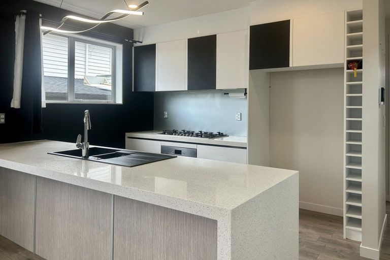 Photo of property in 16 Kaipuke Crescent, Gulf Harbour, Whangaparaoa, 0930