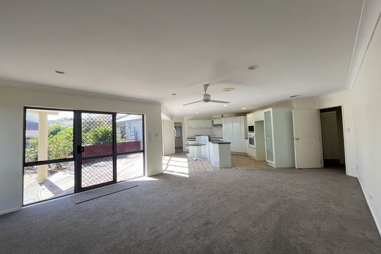 Photo of property in 3 Larkin Place, Somerville, Auckland, 2014