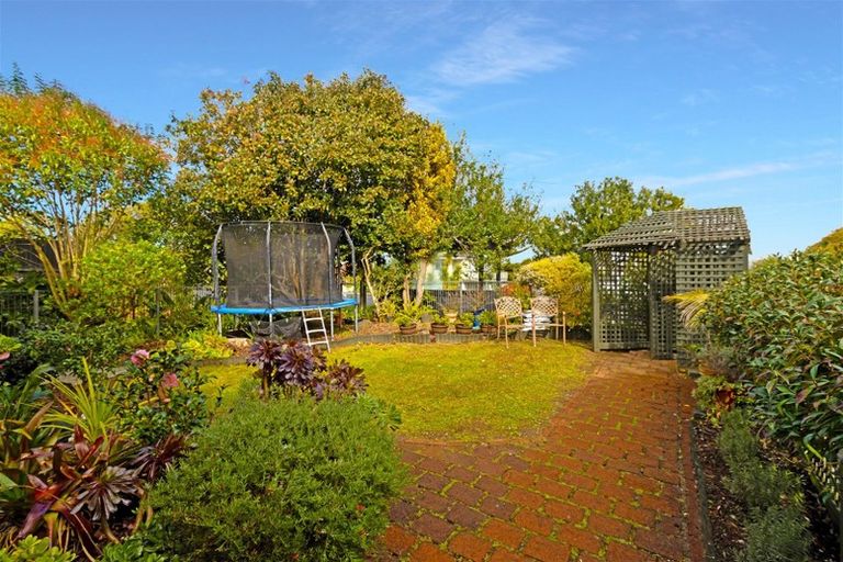 Photo of property in 151 Waimumu Road, Massey, Auckland, 0614