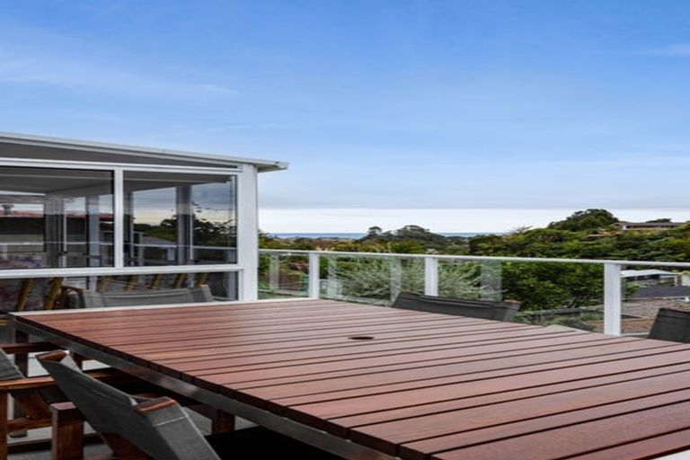 Photo of property in 17 Nevada Drive, Merrilands, New Plymouth, 4312