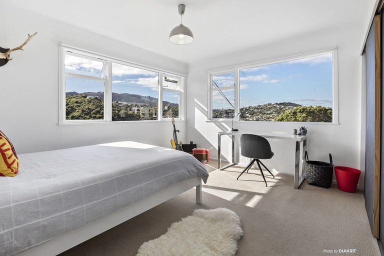 Photo of property in 6 Winston Street, Crofton Downs, Wellington, 6035