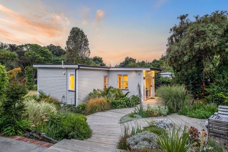 Photo of property in 50 Matai Road, Raumati South, Paraparaumu, 5032