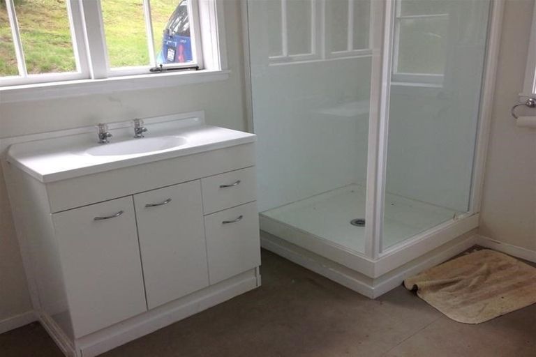 Photo of property in 43b Hook Road, Paparoa, 0571