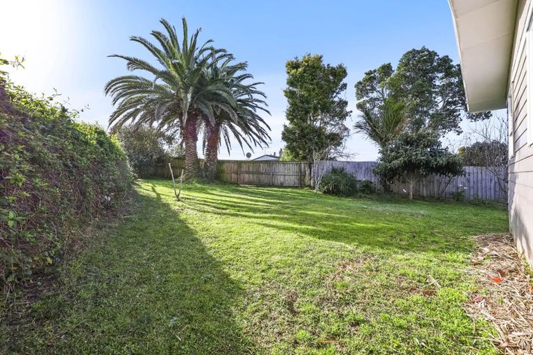 Photo of property in 10 La Trobe Street, Pakuranga Heights, Auckland, 2010