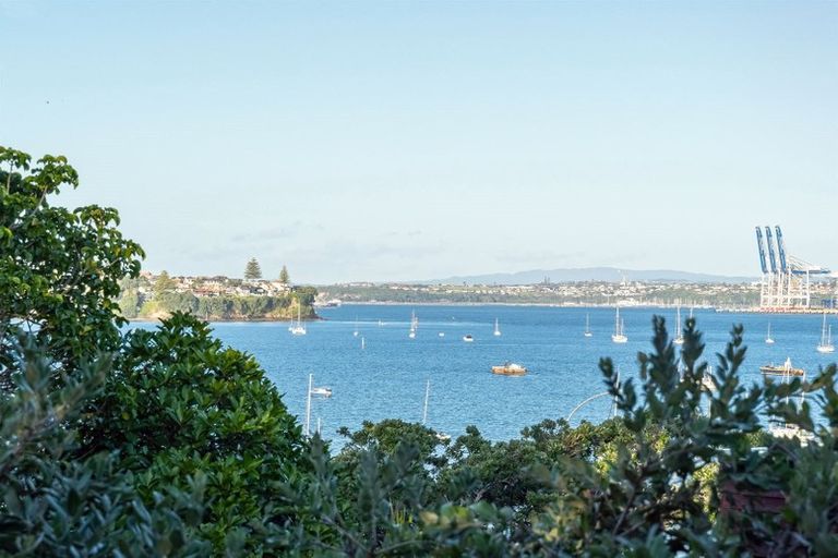 Photo of property in 3/73 Princes Street, Northcote Point, Auckland, 0627