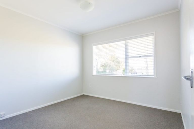 Photo of property in 46 Woodstock Road, Forrest Hill, Auckland, 0620