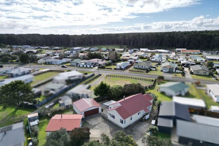 Photo of property in 3 Harrod Avenue, Foxton Beach, Foxton, 4815