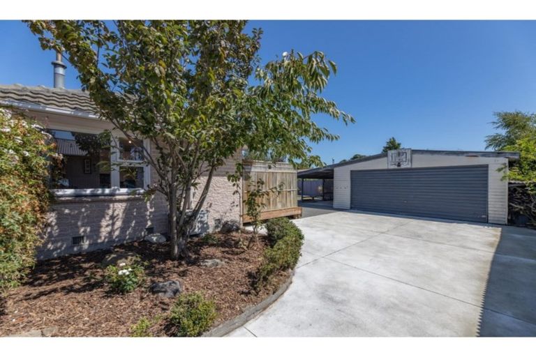 Photo of property in 17 Ariel Place, Aranui, Christchurch, 8061