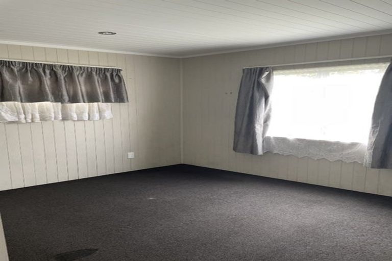 Photo of property in 2 Caserta Place, Clover Park, Auckland, 2023