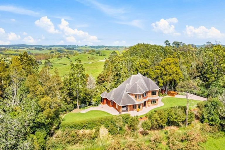 Photo of property in 251 Whitehills Road, Waitoki, 0994