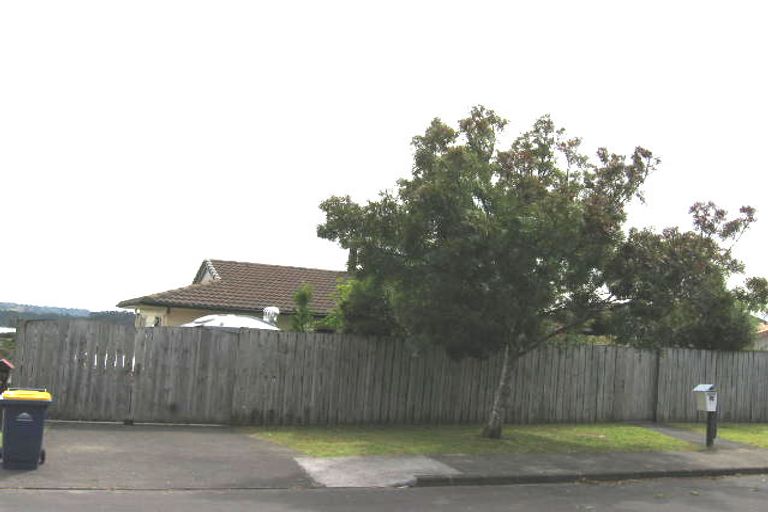 Photo of property in 22 Santiago Crescent, Unsworth Heights, Auckland, 0632