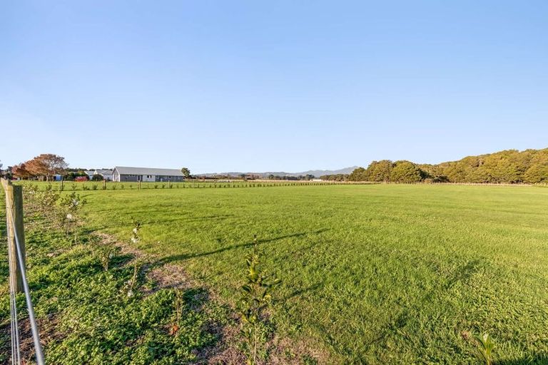 Photo of property in 35 Woven Stone Way, Ohau, 5570