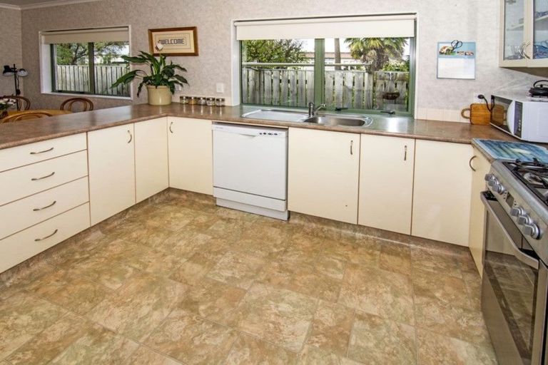 Photo of property in 52 Cambridge Terrace, Masterton, 5810